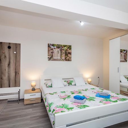 Apartmani Tena ニヴィーチェ エクステリア 写真